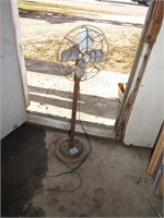 VINTAGE ELECTRIC FAN ON STAND