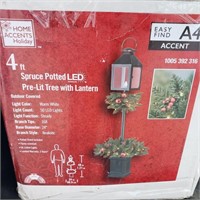 4' LED Lamppost Potted Spruce