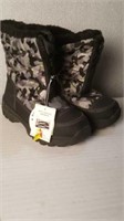 Boys size 13 winter boots