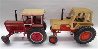 2 Ertl 1:16 Die Cast Tractors: Case Agri-King & IH