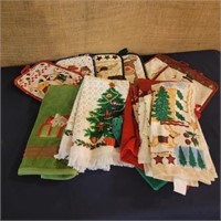 Christmas Pot Holders-T Towels