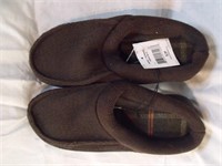 New Mens Small Slippers