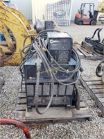 Miller Deltaweld 302 Welder