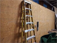 fiberglass step ladder