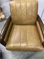 EXCELLENT OVERSIZED ACCENT CHAIR KUKA A1105