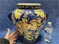 Large 2-handle vase (modern)
