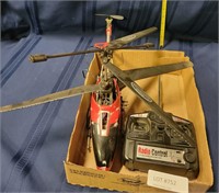 R/C TOY HELICOPTER W/CHARGER