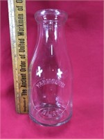 Yarmouth Dairy Pint milk bottle. Very Good cond.