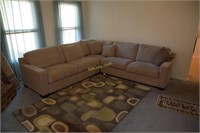 9ft x 6ft Sectional sofa with cushions