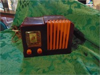 Art Deco Arvin Catalin Tube Radio