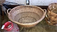 Lot of wicker plant stands,clothes basket, asst