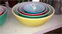 Pyrex color mixing bowls set of 4