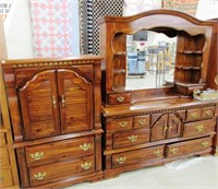 5 Pc. Pine Bedroom Set (Bed, Dresser W/ Mirror,