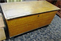 Manhiem Style Paint Decorated Blanket Chest