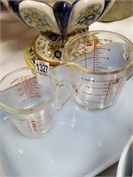 Pyrex measuring cups