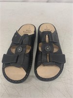 FIRM COMFORT WOMENS SANDALS SIZE 38