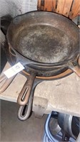 4 misc cast iron pans