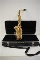 SAXOPHONE WITH HARD CASE