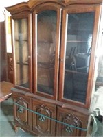 Vintage china cabinet
 44×15×77 
With light