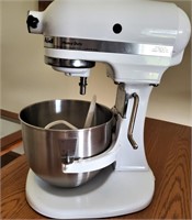 Kitchen Aid Mixer with Attachments, working order