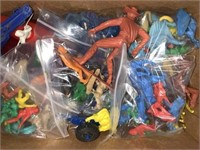 LOT OF PLASTIC TOY COWBOYS ANIMALS AND MORE