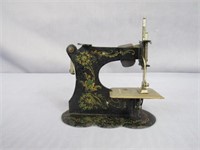 ANTIQUE CHILD'S SEWING MACHINE (MADE IN GERMANY):