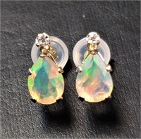 $400 10K  Opal(0.76ct) Moissanite(0.05ct) Earrings