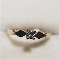 $1400 10K  Diamond(0.12ct) Ring