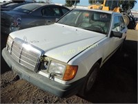 1988 Mercedes 300 WDBEA30D8JA649739 White