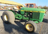 John Deere 2440 Wheel Tractor