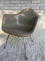 EAMES FOR HERMAN MILLER SHELL CHAIR