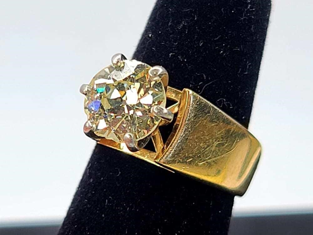 14k GOld Diamond Wedding Ring