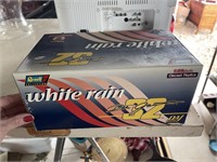 Revell Dale Jarrett NASCAR White Rain #32 1:24