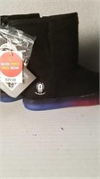 Girls size 3 light up Ugg like boots