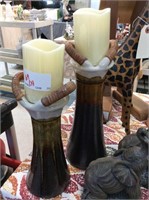 Pair of candleholders with electric candles