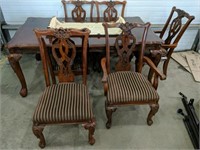 Stunning Dining Room Set with 6 Chairs, Two are