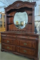 Beautiful 7-drawer dresser with mirror
• bottom