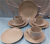 43 - 3 PLACE SETTINGS OF DISHWARE (R43)