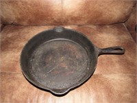 ERIE CAST IRON SKILLET EARLY GRISWOLD #9 FRY PAN