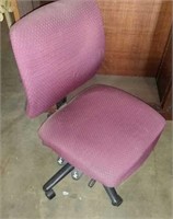 Burgundy 5 wheel office chair with 4 levers