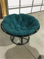 Round comfy chair