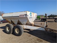 Willmar 600 fertilizer buggy, 40' swath