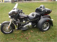 2014 Harley Davidson Trike, 1787 miles w/cover,