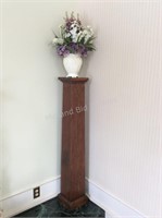 Pillar & Floral Arrangement