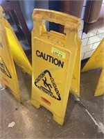 FOLDING WET FLOOR SIGN