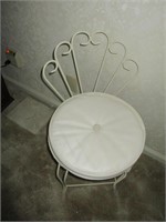 LYNCHBURG PICK UP/ Vanity Chair