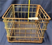 VTG. MEADOW GOLD WIRE/METAL MILK CRATE