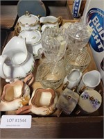 FLAT BOX OF COLLECTIBLE TABLEWARE