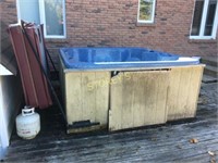Hot Tub - unknown condition