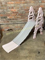 Toddlers slide- nice condition